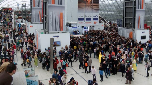 Die Besucher der Leipziger Buchmesse