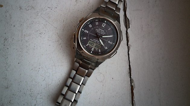 Die Casio WVA-430 Funk-Solar-Armbanduhr